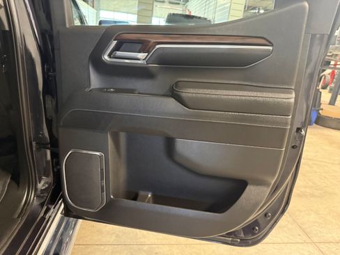 Used 2023 GMC Sierra 1500 SLT w/ SLT Premium Package AWD/4WD image 12