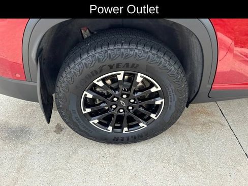 Used 2025 Chevrolet Traverse Z71 w/ Enhanced Driving Package AWD/4WD image 10
