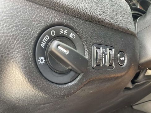 Used 2023 Dodge Charger R/T w/ Technology Group RWD image 28
