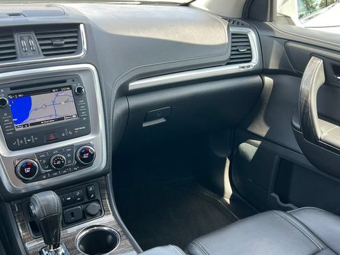 Used 2016 GMC Acadia SLT w/ Premium Edition FWD image 29