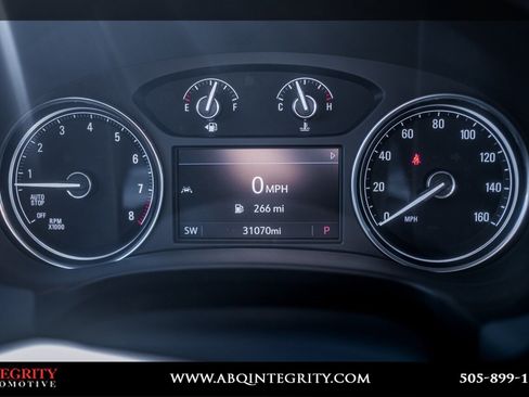 Used 2023 Buick Enclave Essence image 21