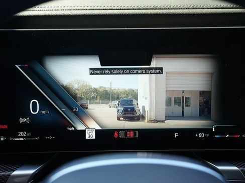 Used 2023 BMW 740i image 14