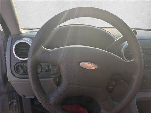 Used 2004 Ford Expedition XLT RWD image 13