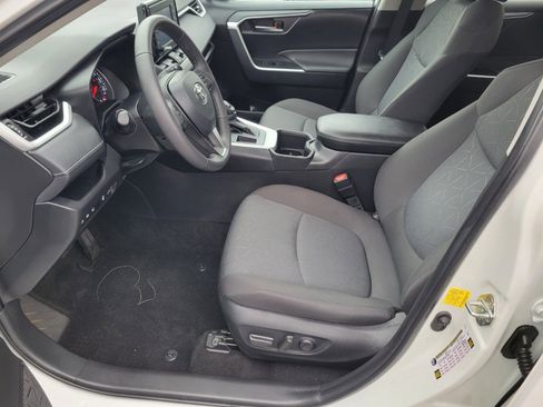 Certified 2022 Toyota RAV4 XLE image 10