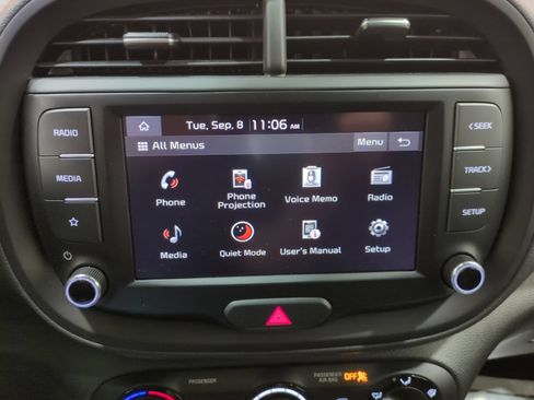 Certified 2023 Kia Soul LX FWD image 21