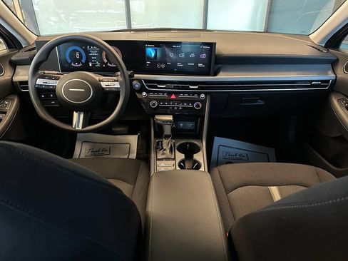 Used 2025 Hyundai Sonata SE FWD image 9