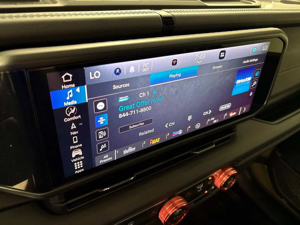 Used 2025 Jeep Gladiator Rubicon w/ Technology Group AWD/4WD image 44