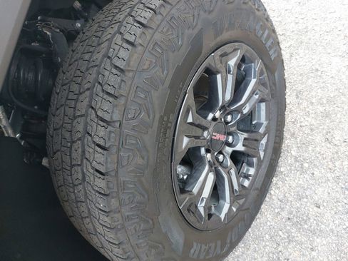 Used 2024 GMC Canyon Elevation w/ Convenience Package image 33