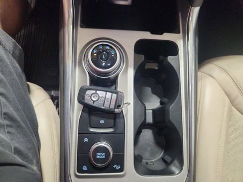 Used 2023 Ford Explorer Platinum w/ Technology Package image 17