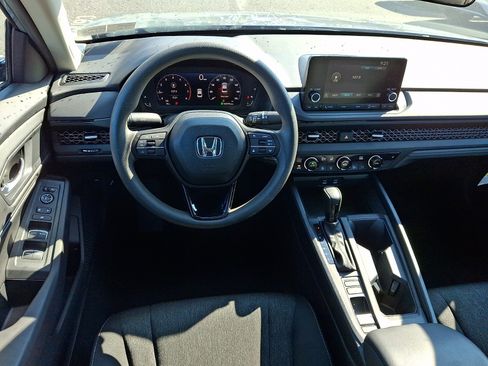 Used 2025 Honda Accord SE image 11