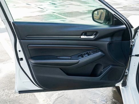 Used 2022 Nissan Altima 2.5 SR image 8