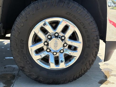 Used 2019 Chevrolet Silverado 2500 LTZ w/ Duramax Plus Package AWD/4WD image 9