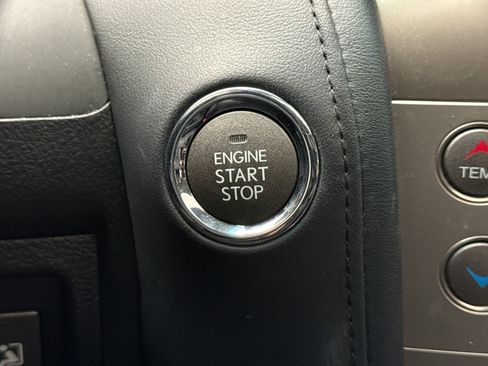 Used 2013 Lexus LX 570 4WD image 24