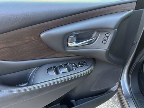 Used 2021 Nissan Murano Platinum w/ Cargo Package FWD image 17