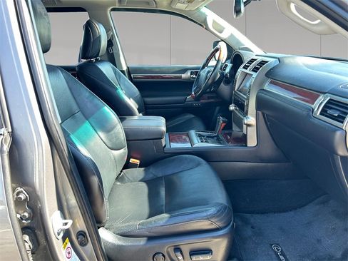 Used 2012 Lexus GX 460 w/ Comfort Plus Pkg image 17