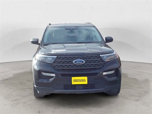 Used 2021 Ford Explorer XLT w/ Equipment Group 202A image 8