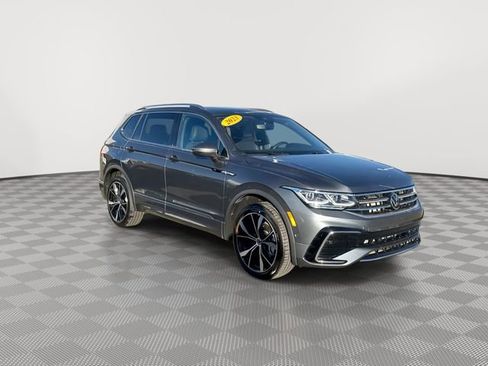 Used 2023 Volkswagen Tiguan SEL R-Line image 2