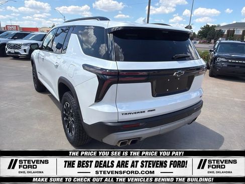 Used 2025 Chevrolet Traverse Z71 w/ Enhanced Driving Package AWD/4WD image 11