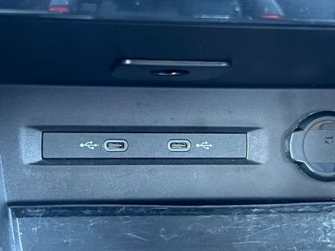 Used 2025 Volkswagen Taos SE AWD/4WD image 27