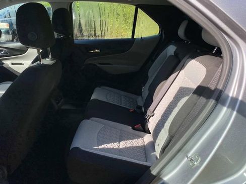 Used 2024 Chevrolet Equinox LS w/ Driver Confidence II Package FWD image 9