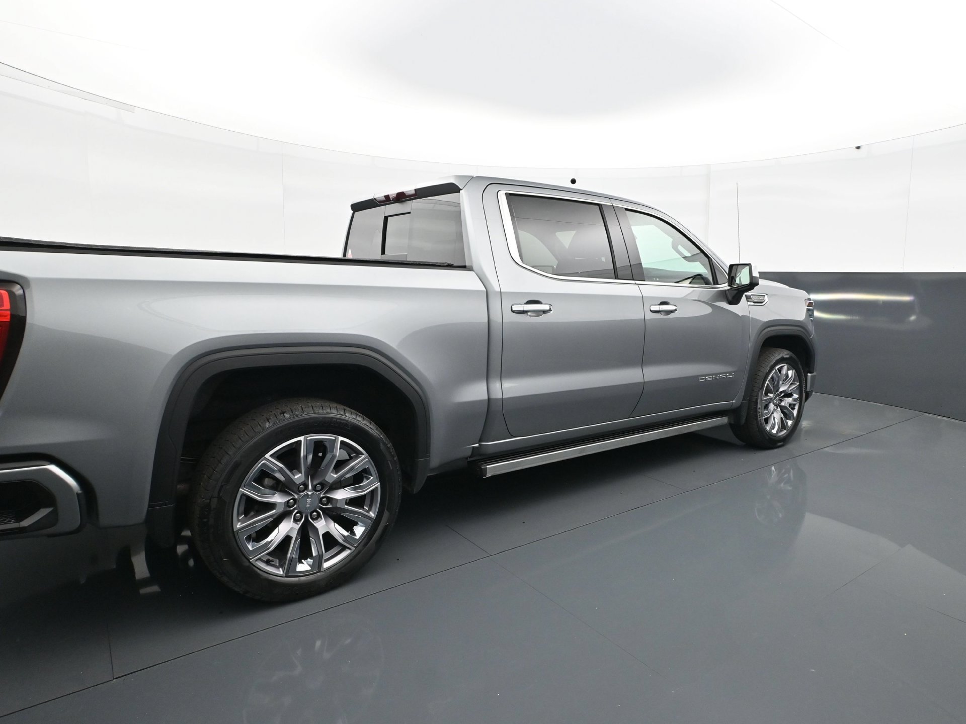 Used 2023 GMC Sierra 1500 Denali w/ Denali Reserve Package AWD/4WD image 7