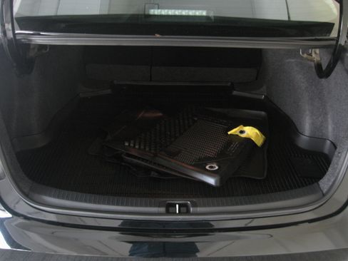 Used 2025 Toyota Corolla LE image 20