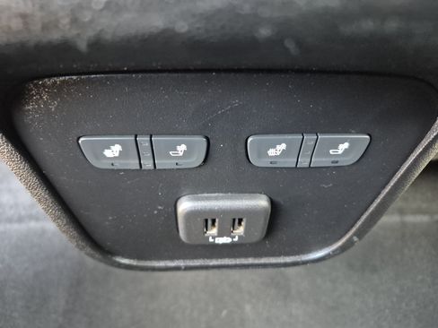 Used 2020 Chevrolet Equinox Premier AWD/4WD image 18