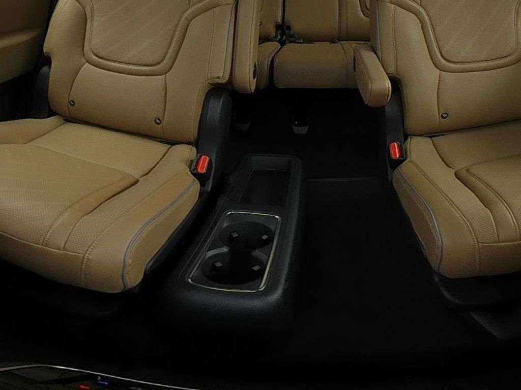 New 2026 INFINITI QX80 Luxe w/ Cargo Package AWD/4WD image 28