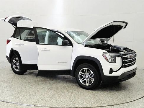 Used 2026 GMC Terrain Elevation FWD image 9