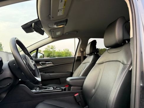 Used 2024 Kia Sportage EX FWD image 24