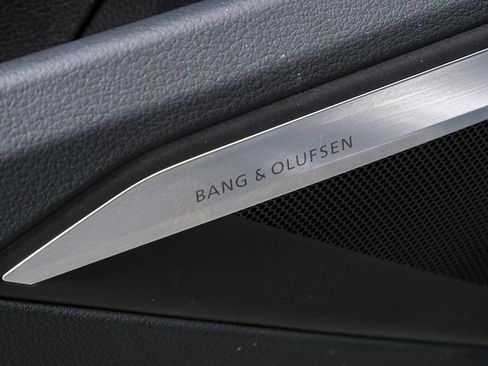 Certified 2024 Audi Q8 e-tron Prestige image 7