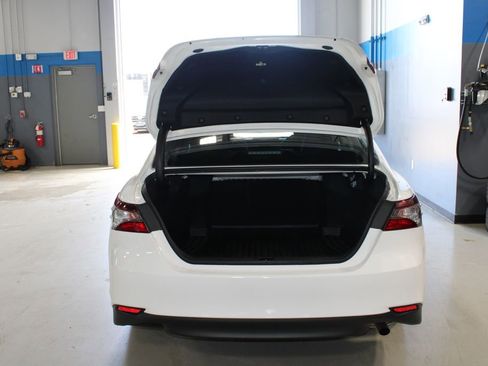 Used 2022 Toyota Camry LE AWD/4WD image 37