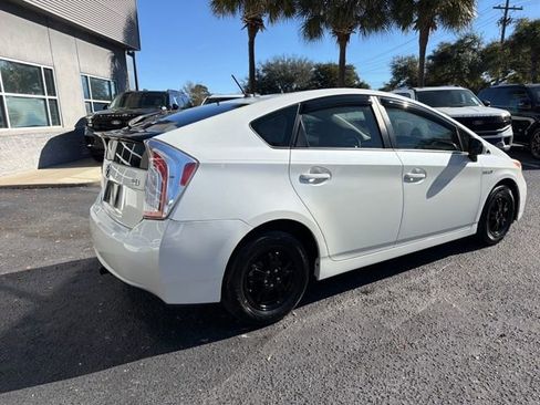 Used 2015 Toyota Prius Four image 7