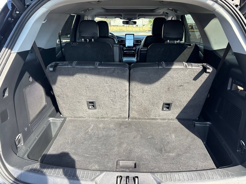 Used 2024 Ford Explorer Limited w/ Limited Technology Package AWD/4WD image 31