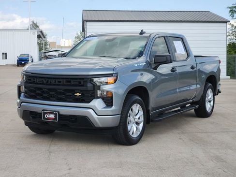 Certified 2025 Chevrolet Silverado 1500 Custom RWD image 3