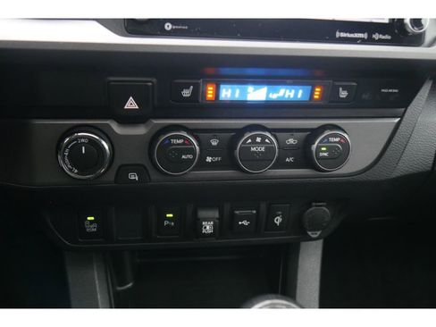 Used 2022 Toyota Tacoma TRD Off-Road w/ TRD Premium Off Road Package image 23