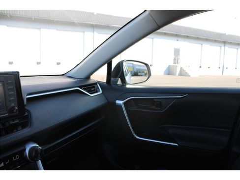 Used 2020 Toyota RAV4 LE w/ All Weather Liner Package image 29