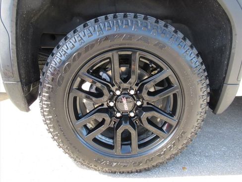 Used 2023 GMC Sierra 1500 Pro w/ Graphite Edition AWD/4WD image 8
