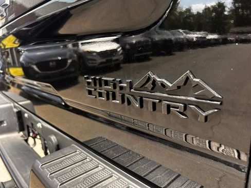 Used 2024 Chevrolet Silverado 2500 High Country w/ Midnight Edition AWD/4WD image 9