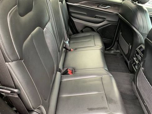 Certified 2023 Jeep Grand Cherokee Limited AWD/4WD image 14