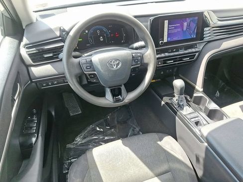 Used 2025 Toyota Camry LE FWD image 11