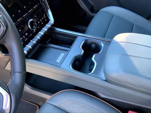 Certified 2025 GMC Acadia AT4 image 17