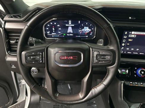 Used 2025 GMC Sierra 1500 AT4 w/ AT4 Premium Package AWD/4WD image 14