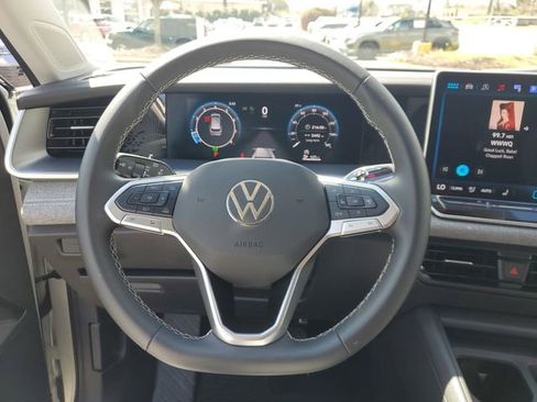 Used 2025 Volkswagen Tiguan S image 25