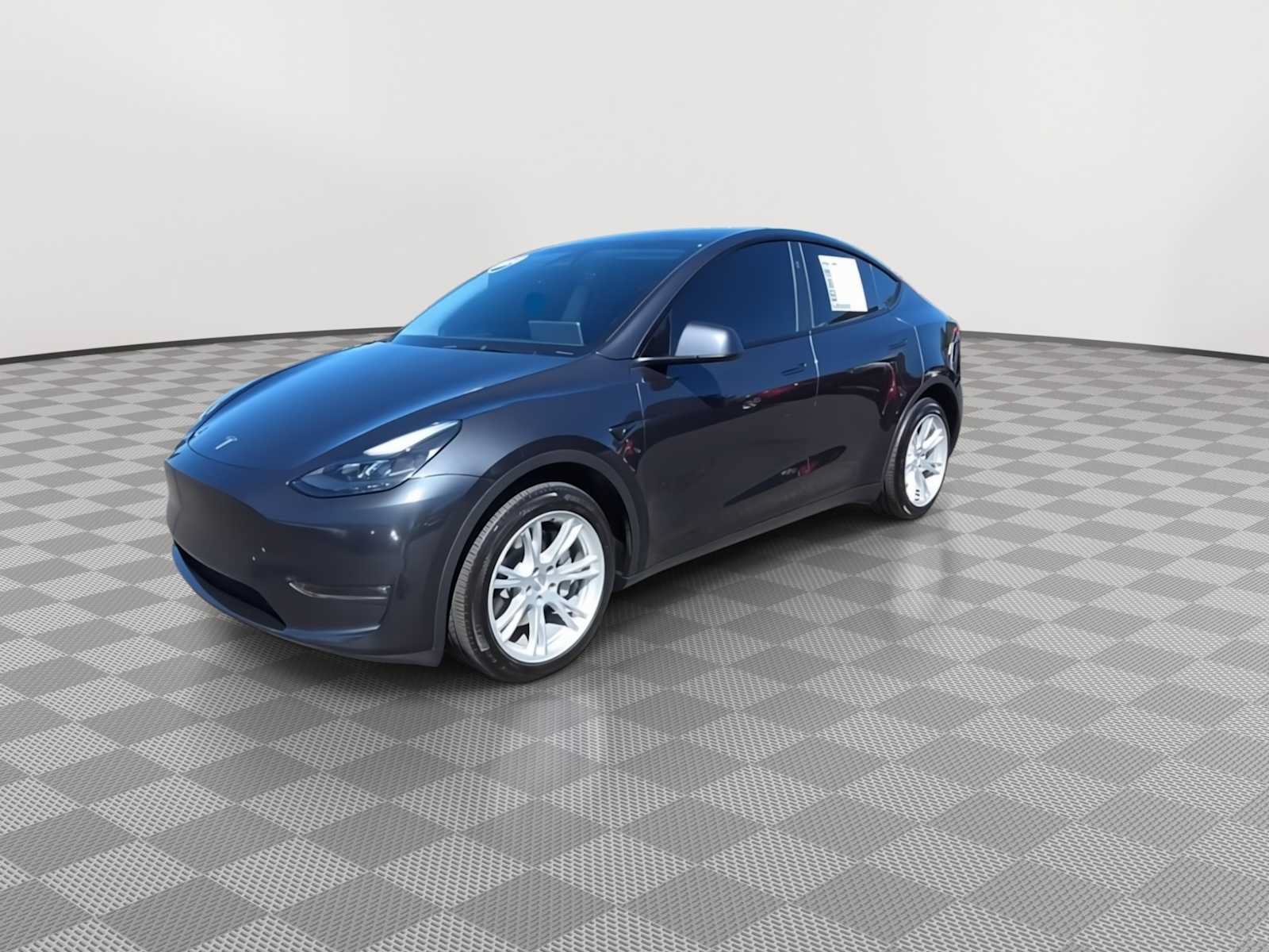 Used 2024 Tesla Model Y Long Range AWD/4WD image 4