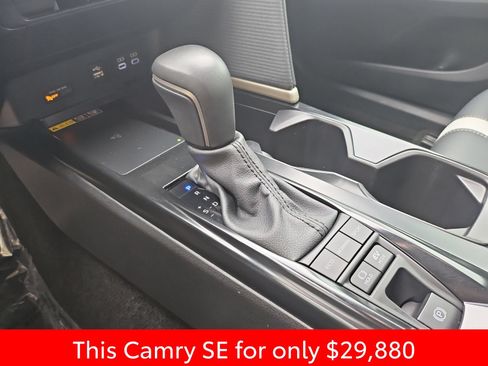 Used 2025 Toyota Camry SE FWD image 24