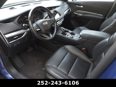 Used 2023 Cadillac XT4 Premium Luxury w/ Enhanced Visibility Package FWD image 9