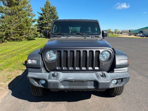 Used 2018 Jeep Wrangler Unlimited Sport S AWD/4WD image 4