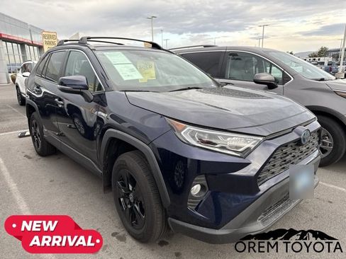 Used 2021 Toyota RAV4 XLE w/ XLE Grade Weather Package AWD/4WD image 1