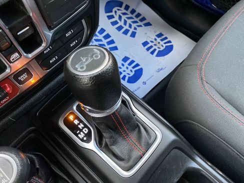 Used 2018 Jeep Wrangler Unlimited Rubicon image 27